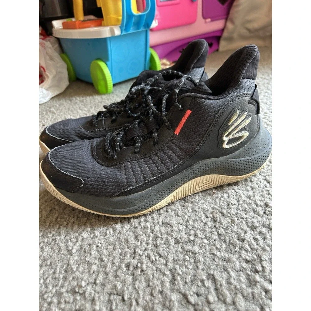 Under Armour Curry 3Z7 Grey Black Size 9.5 Basketball Stephen Curry 3026622-100